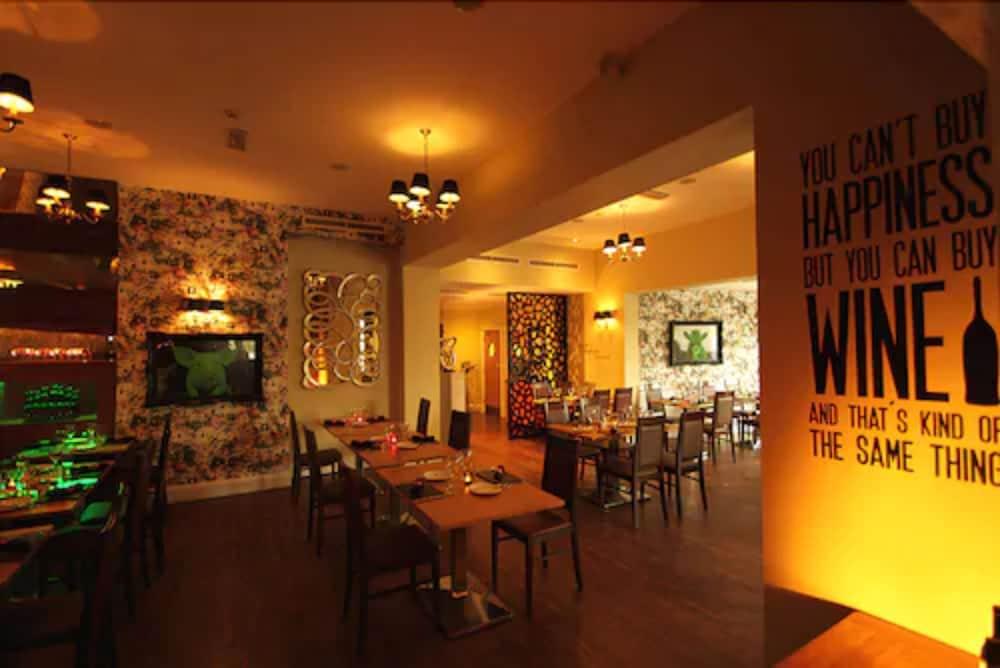 The Inn Hotel Bar And Restaurant Saint Helier Exterior photo